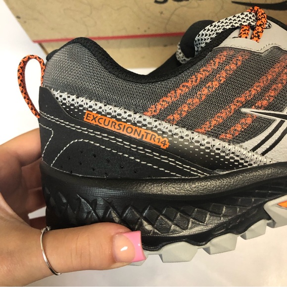 NIB Saucony Mens Excursion TR14 Tennis shoes in grey black and orange - Picture 2 of 11